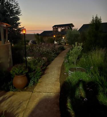 Madeteleli Apartment | Motubane Guest Farm