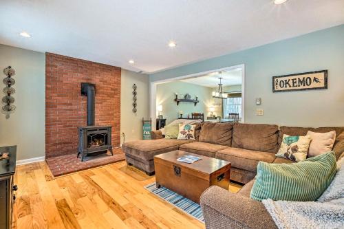 Mount Holly House | Mount Holly Vacation Rental with Hot Tub!