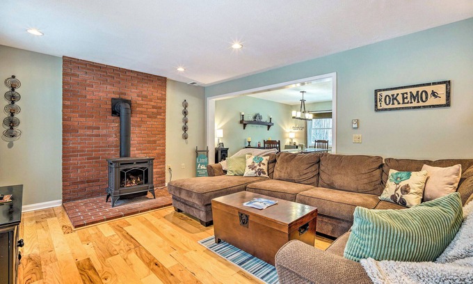 Mount Holly House | Mount Holly Vacation Rental w/Hot Tub!