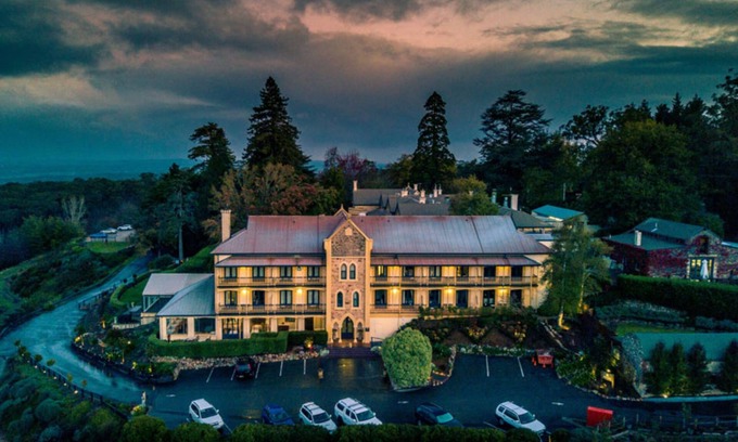 Crafers Hotel | Mount Lofty House & Estate Adelaide Hills - Adults Retreat