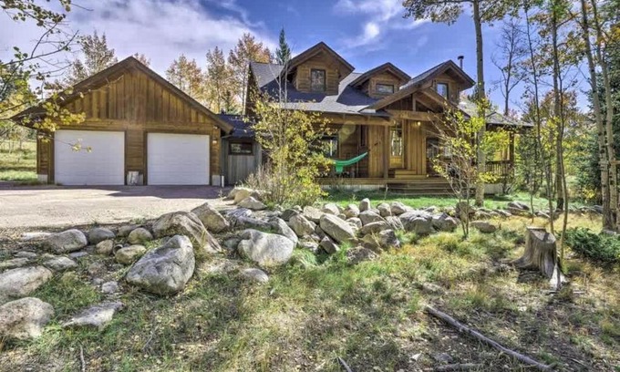 Alma House | Mountain Adventure Lodge