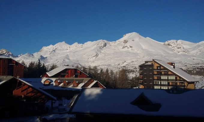Le Devoluy Apartment | Mountain apartment sleeps 6 resort center, 100 m from lifts