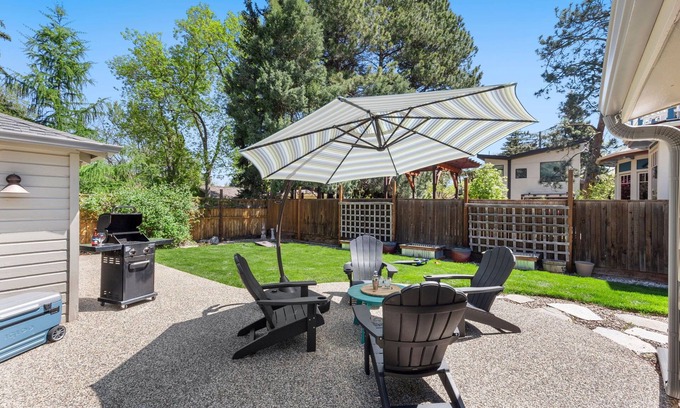 Old Town West House | Mountain Ave Retreat - Walk to Old Town Fun!