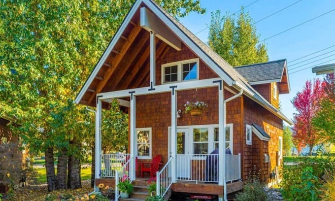 Dover Bay House | Mountain Bluebird Lakehouse