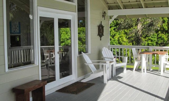 Mountain View House | Mountain Breeze Two Bedroom Vacation Cottage near Volcano Village!
