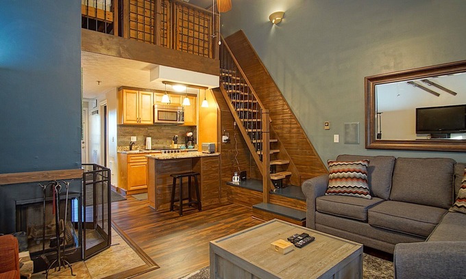 Snowshoe Condo | Mountain Crest 35 The Tree House at Snowshoe Superb And Comfy Sleeps 6