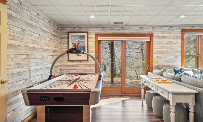 Tannersville House | Mountain Escape with Game Room, Balcony & Views in the Poconos | Christina