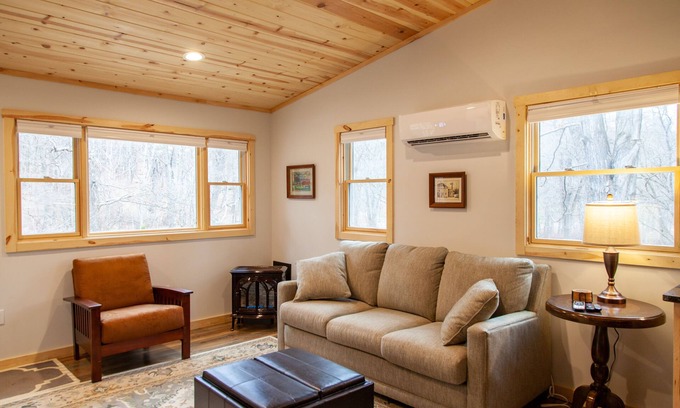 Wardensville Cabin | Mountain Gaze - Family Cabin Getaway