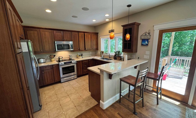 Candler House | Mountain Home, 10 miles to Asheville! Great Deck & Views
