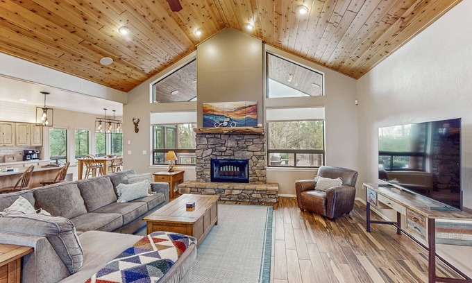 Torreon House | Mountain home w/deck, bbq grill, yard - close to lake, golf, trails, & town