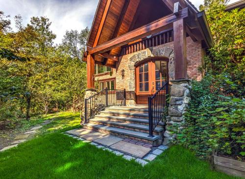 New Paltz Ski Chalet | Mountain Lodge Retreat, Near New Paltz & Hikes