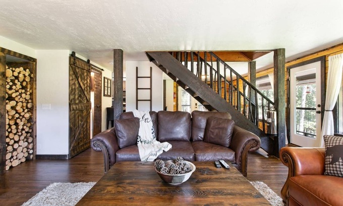 Black Hawk Cabin | Mountain lodge w/creekside sauna and patio w/fire pit - Casinos nearby!