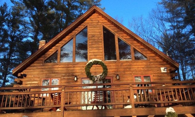 Rumford Point Cabin | Mountain retreat 15 mins from Sunday River kayak,hike,bike,golf, swim,ski