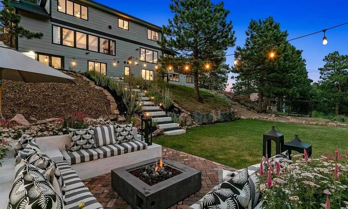 Mount Vernon House | Mountain Retreat with Stunning Views