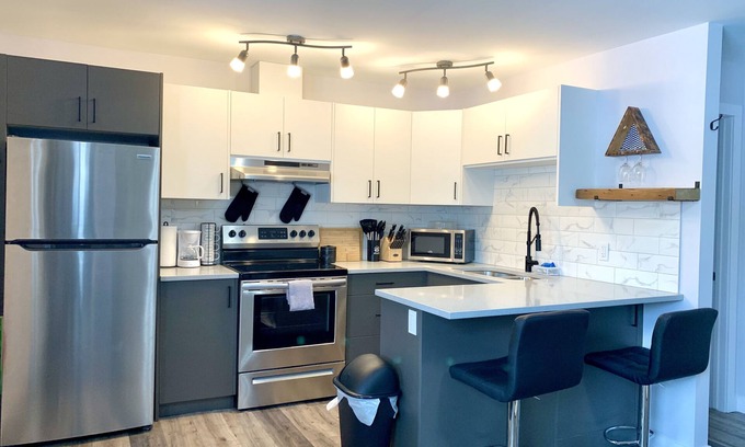 Golden Apartment | Mountain/Riverside Suite With Surreal Views