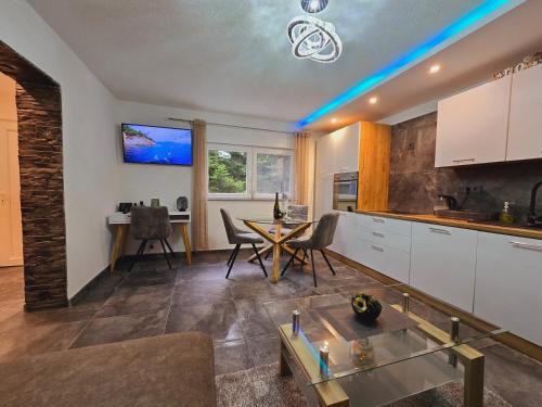 Orahovica Apartment | Mountain Spirit Apartments near Lake Orahovica