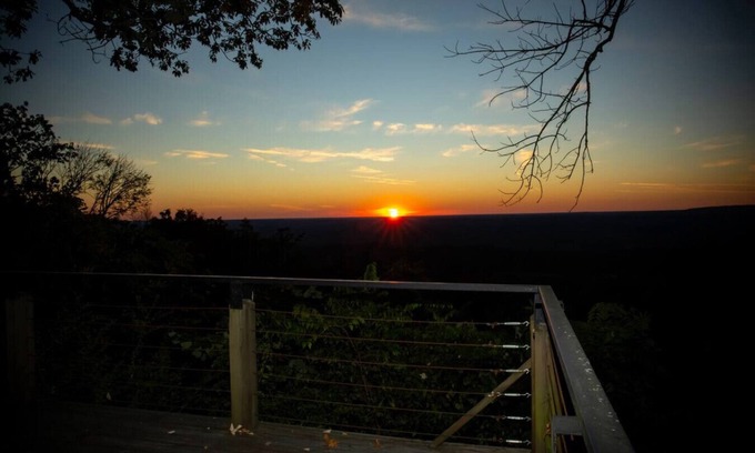 Valley Head Cottage | Mountain & Sunset VIEWS! Walk to Downtown Mentone