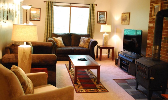 Bartlett Condo | Mountain-Themed Condo at Popular Seasons at Attitash Resort, WiFi, 2 HD TVs
