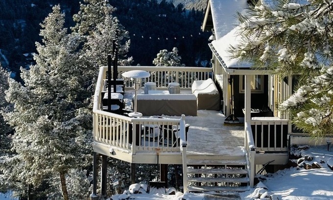 Richmond Hill Corridor Cabin | Mountain Unique View