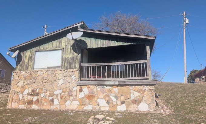 Davis Cabin | Mountain View 2 Bed Cabin