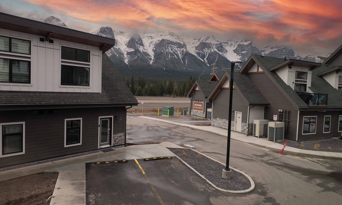 Harvie Heights Condo | Mountain View Condo in Harvie Heights