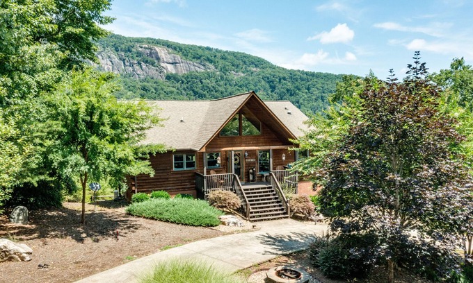 Lake Lure Cabin | Mountain-View Cabin - Chimney Rock & Lake Lure - Hot Tub, Pool Table, Sleeps 10