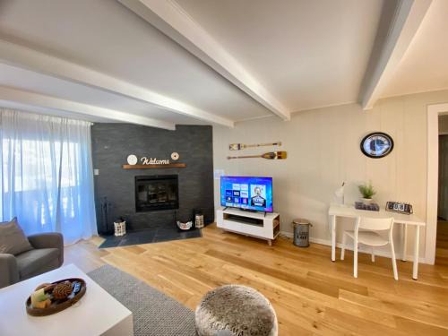 Mont-Tremblant Apartment | Mountain view fully renovated 6-8 people condo