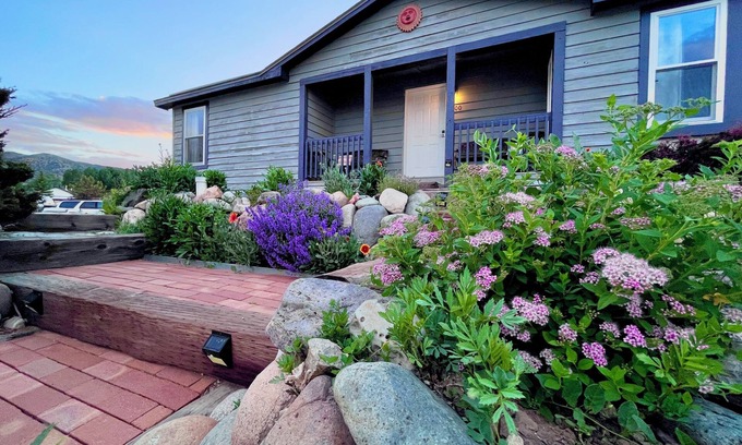 Salida House | Mountain View Home Great for Groups and Families