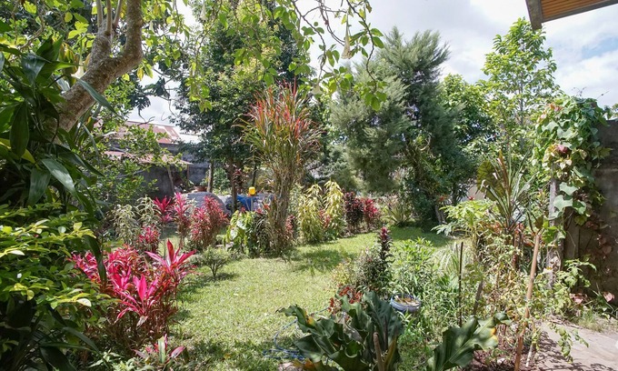 Tomohon Hotel | Mountain View Homestay