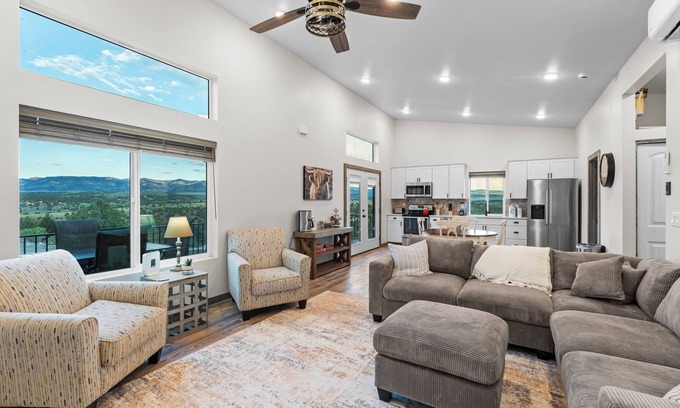 Mammoth Creek Cottage | Mountain View Villa a Peaceful Mountain Retreat Close to Bryce Canyon