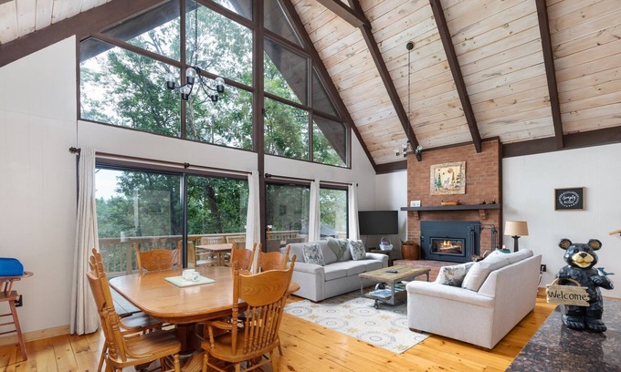 Basye Ski Chalet | Mountain Views 🌟Gas Fire Pit and Grill