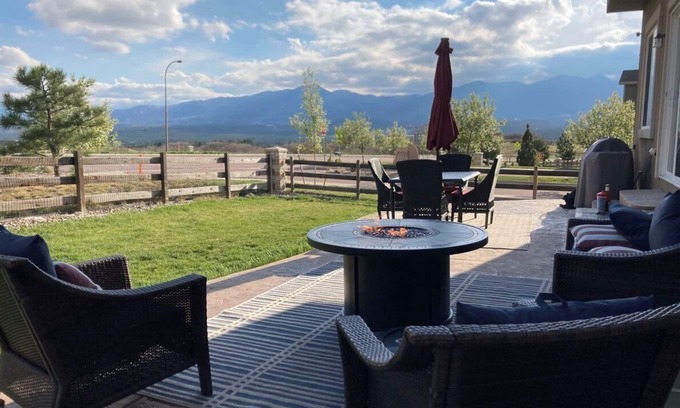 Northgate House | Mountain Views, Air Force, Hiking, Fire Pit, WiFi, Gourmet Kitchen, pet friendly