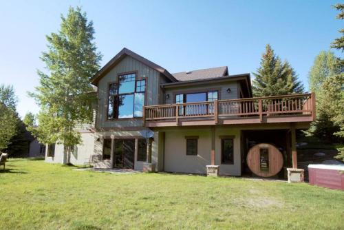 Edwards House | Mountainside Manor with Hot Tub