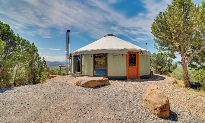 Montrose Cabin | Mountainside Yurt w/Views < 3 Mi to Black Canyon!