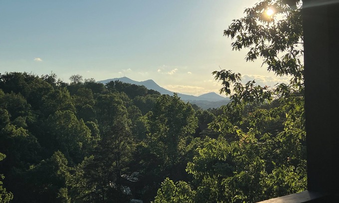 Pigeon Forge Cabin | MountainView!1miletoPkwy!2Pools!HotTub!TheaterRm!PoolTable!Arcade!Shuffleboard!