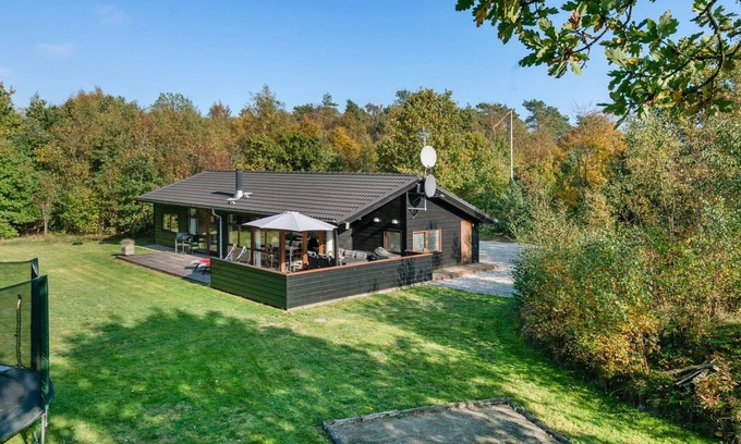 Lyngsa House | "Mourits" - 1.2km from the sea by Interhome