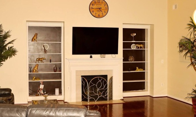 Fort Washington House | Movie Theater, Parking, 6 bdm, DC suburb 2 Kitchen