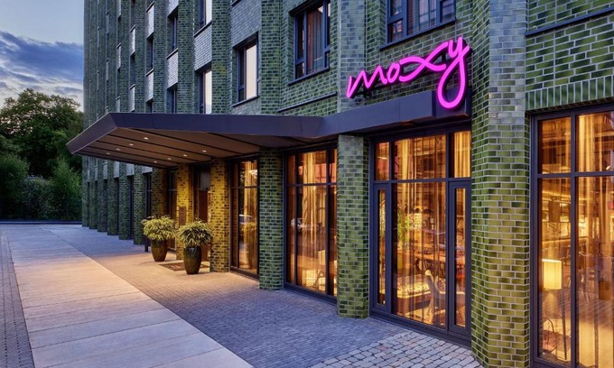 Muelheim Hotel | Moxy Cologne Muelheim