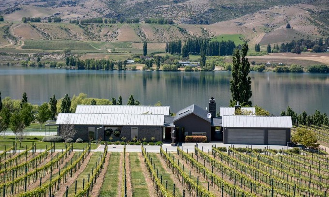 Lowburn Bed & Breakfast | Mt Michael Lodge