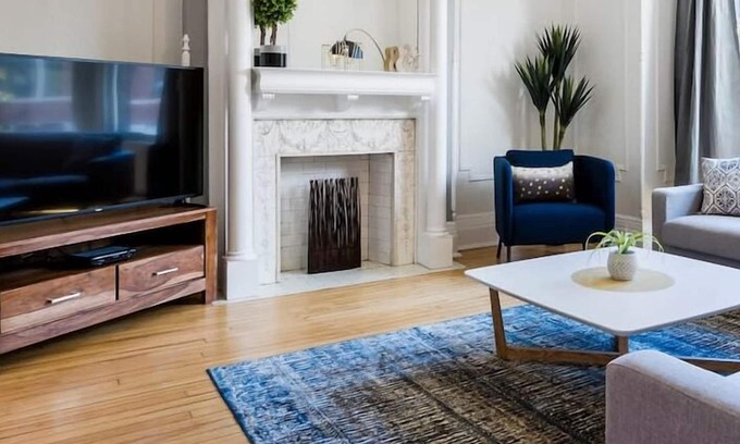 Mile End Apartment | MTLVR #08 | Chic Mile-End, 2Ba, near the mountain