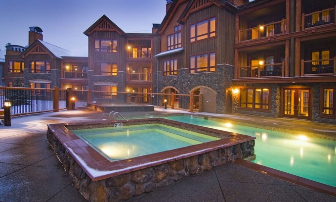 Four O'Clock Condo | MTN 3BR condo by Snowflake gondola w/pool, hot tub, spa & apres-ski tavern!