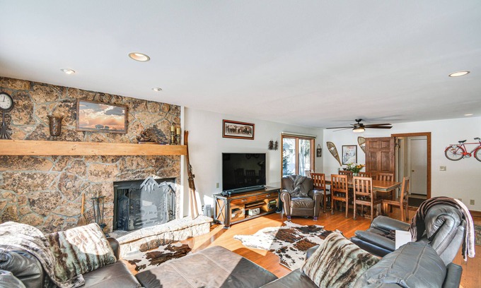 Eagle-Vail House | Mtn-View Patio & Hot Tub: Home in Avon
