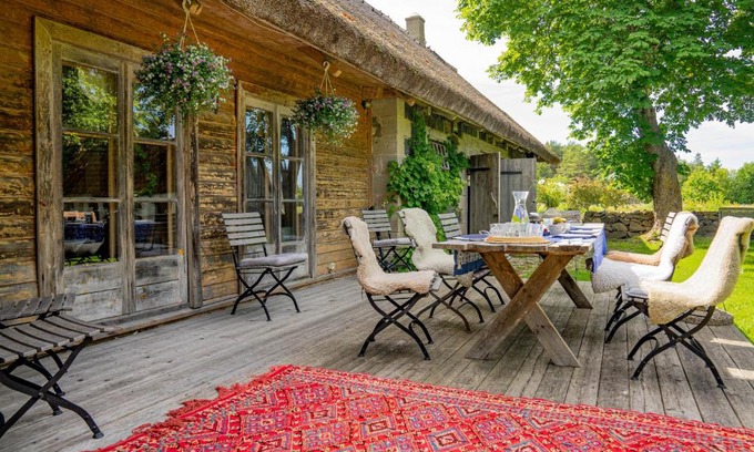 Simisti House | Muhu Namaste