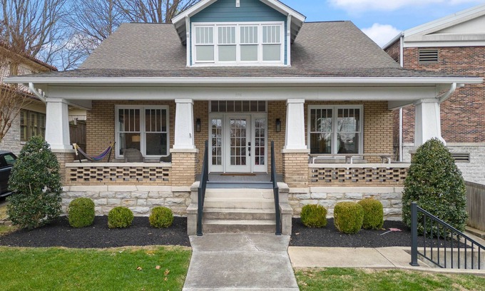 Downtown House | Muletown Haven – Stunning Downtown Escape!