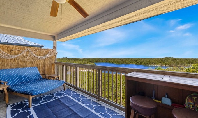 Cedar Key Apartment | Mullet Manor Old Fenimore Condo