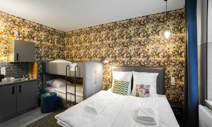Herford Apartment | Multi-bed room for 4 guests with 21m² in Herford (168021)