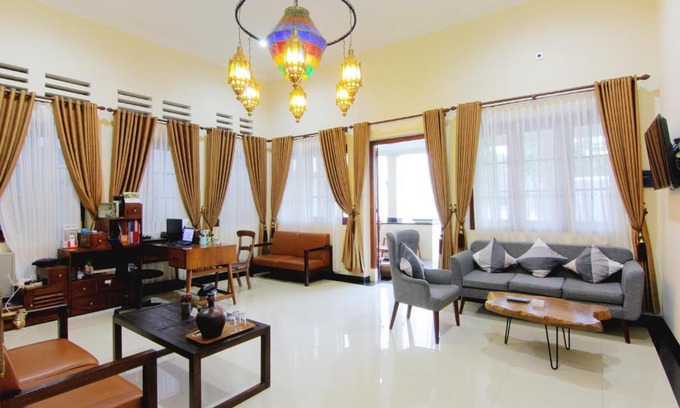 Surakarta House | Musafir Guest House Syariah
