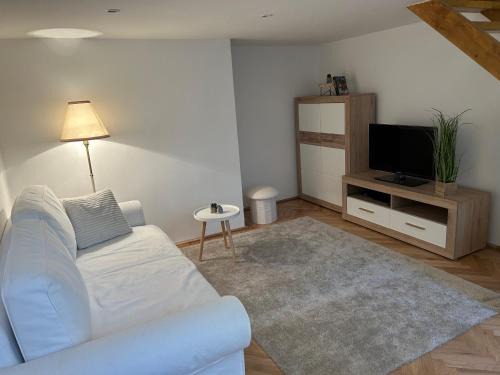 Pusztavacs Apartment | Museum Apartment by City Park Budapest