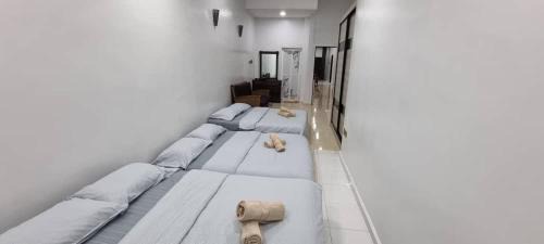 Ayer Molek Villa | Muslim Baity Jannati House (Big Family)