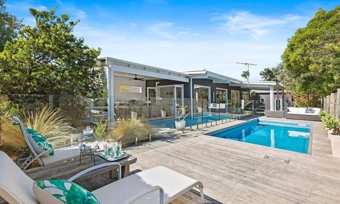 Blairgowrie House | My Blue Waters - Family friendly holiday home with pool in Blairgowrie.